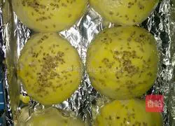 Illustration of how to make hamburgers 9