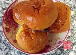 Illustration of how to make small burgers 1