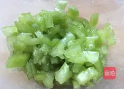 Illustration of how to make pepper flower rolls 1