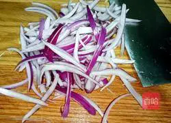 Illustration of how to make black pepper pork chop burger 3