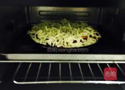 Tomato, Beef and Cheese Baked Rice Recipe Illustration 8