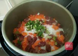 Illustration of sausage braised rice 10