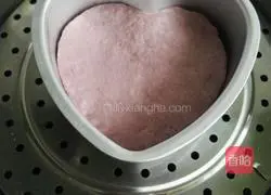 Illustration of how to make love purple sweet potato cake 5