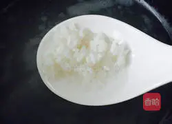 Illustration of how to make green vegetable and lean meat porridge 3