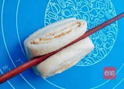 Illustration of how to make salt and pepper rolls 12