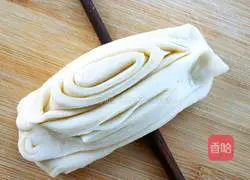 Milk Illustration of how to make fragrant flower rolls 14