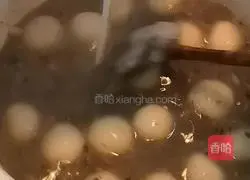 Illustration of how to make sesame and walnut Lantern Festival 7