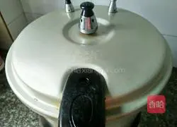 Illustration of how to make barley and red bean porridge 4