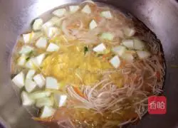 Illustration of braised noodles with fungus, vegetable and pumpkin 7