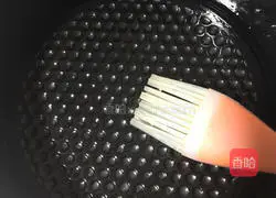 Illustration of how to make red date hair cake 6