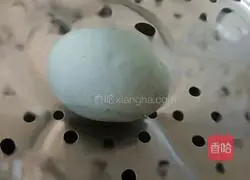 Illustration of how to make preserved egg and lean meat porridge 4