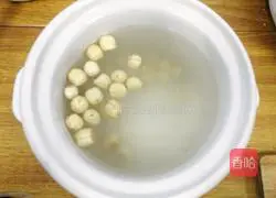 Illustration of how to make red date and lotus seed porridge 6
