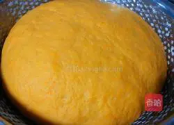 Illustration of how to make pumpkin sesame cake 4