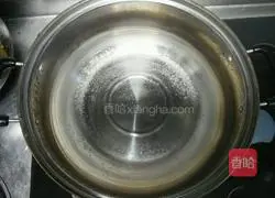 Illustration of how to make black rice balls 6