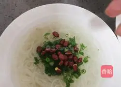 Three Fresh Chicken Soup Noodles Recipe Illustration 17