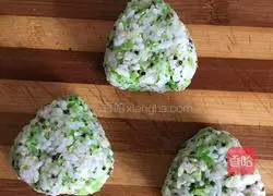  Illustration of making rice balls 6