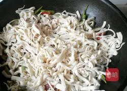 Illustration of Braised Bean Noodles 14