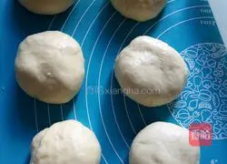 Illustration of how to make burgers 9