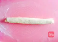 Illustration of how to make salt and pepper flower rolls 3