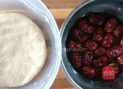 My wife’s exclusive food Illustration of how to make red date flower rolls 2