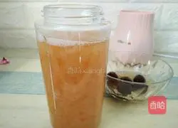 Illustration of how to make red dates and white fungus paste 11