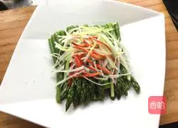 Illustration of how to make asparagus with oil and seaweed steamed buns 8