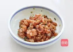 Illustration of how to make celery and lean meat porridge 3