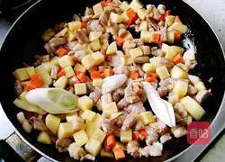  Illustration of how to make potato stewed rice 4