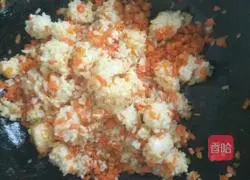 Illustration of how to make tomato sauce rice balls 3