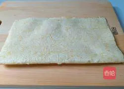 Illustration of how to make pancake rolls with Chinese toon sprouts 1