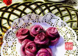 Illustration of how to make rose rolls 7