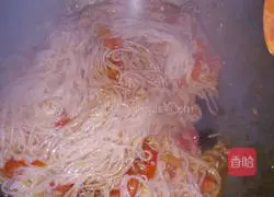 Illustration of how to make fried rice noodles 8