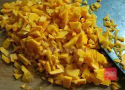 Illustration of how to make pumpkin porridge (remove chopped green onion and can be used as baby food)