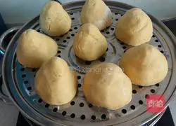 Illustration of how to make corn steamed buns 11