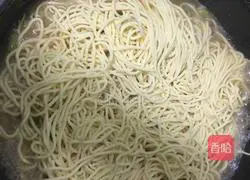 Illustration of the recipe for Braised Noodles with Kidney Beans, Potatoes and Pork Belly 3