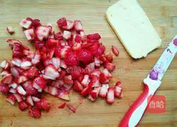 Strawberry Layer Box Cake Recipe Illustration 11