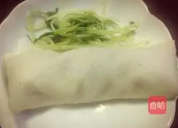 Illustration of making spring rolls in June 10