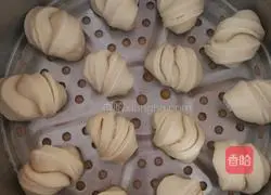 Illustration of how to make milk-flavored steamed buns 5