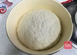 Illustration of how to make onion-flavored flower rolls 6