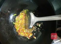  Illustration of how to make fried rice noodles with eggs 5