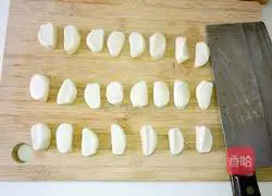 Illustration of how to make pot stickers 13