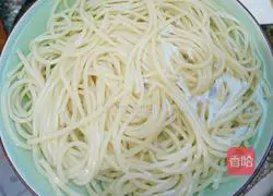 Illustration of how to make tomato and minced meat pasta 4