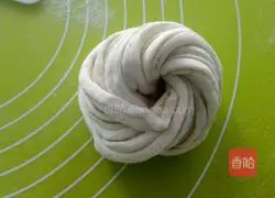 Illustration of how to make rolls 13