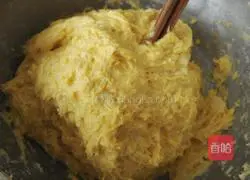 Illustration of how to make pumpkin cake 10