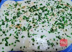 Illustration of how to make scallion rolls 12