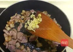 Illustration of how to make braised beans and noodles 4