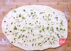 Illustration of how to make scallion rolls 7