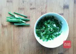 Illustration of how to make chive rolls 5