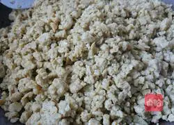 Illustration of how to make leek and egg box 3