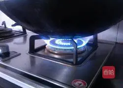 Illustration of how to make pumpkin hair cake 7